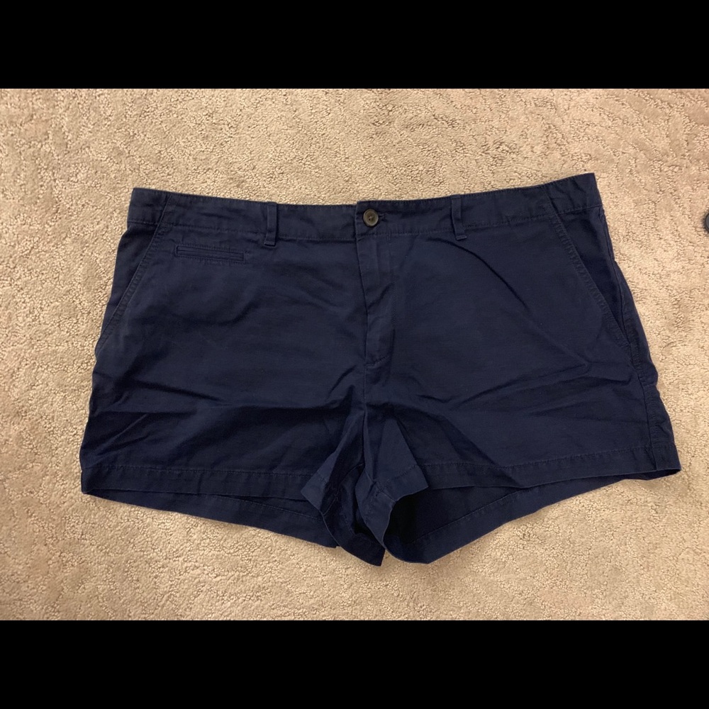 Gap navy shorts